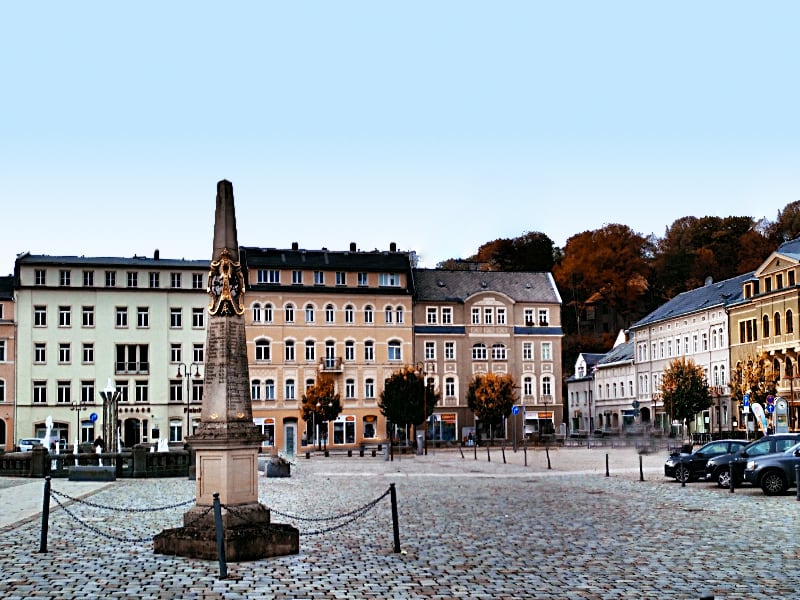 Фото: Центральная городская рыночная площадь города Зебниц, земля Саксония, Германия