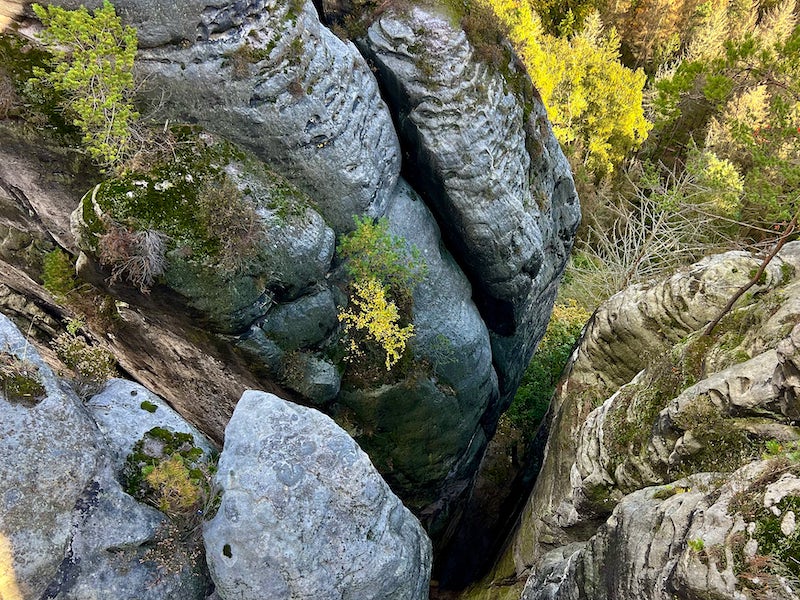 Фото: Ущелье между скалами у моста Бастай и крепости Нойратен