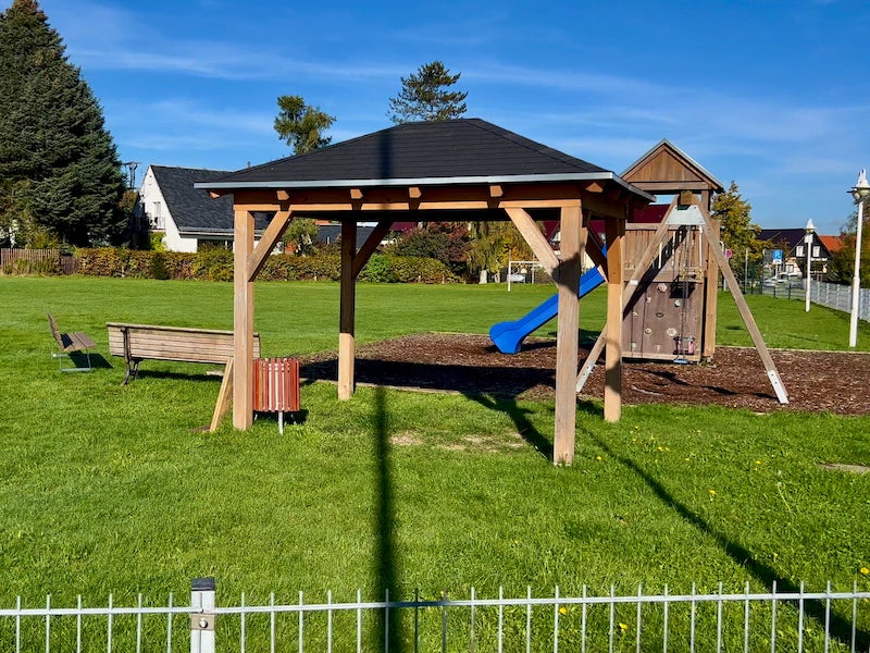 Фото: Игровая площадка для детей на плато в Саксонской Швейцарии
