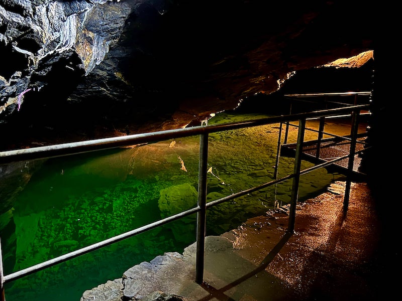 Фото: Подземное озеро в штольнях шахты Марии-Луизы